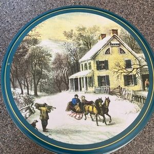 🌻 Vintage winter sleigh scene tin